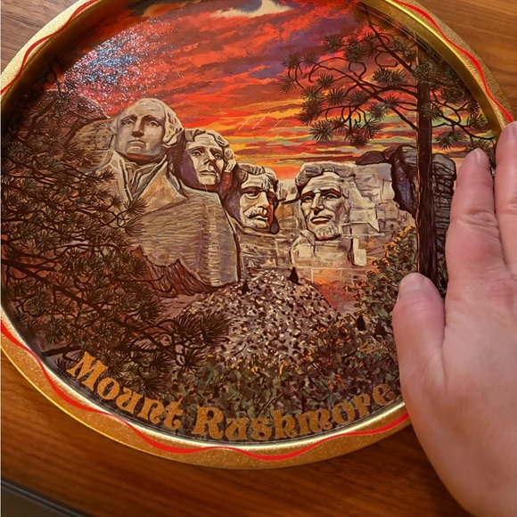 Mount Rushmore metal tray - Picture 6 of 6